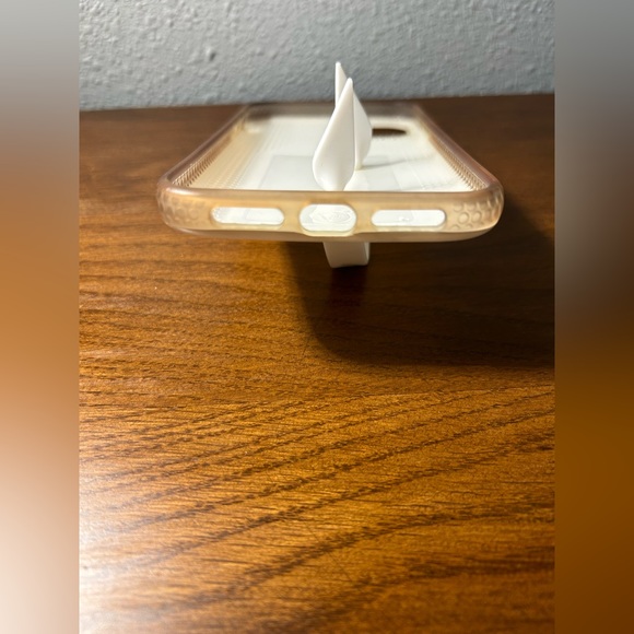 iPhone 11 White Marble Loopy Case - Picture 4 of 6